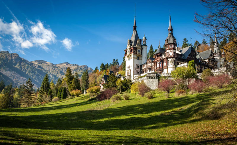 Schloss Peleș in der Stadt Sinala in Rumänien