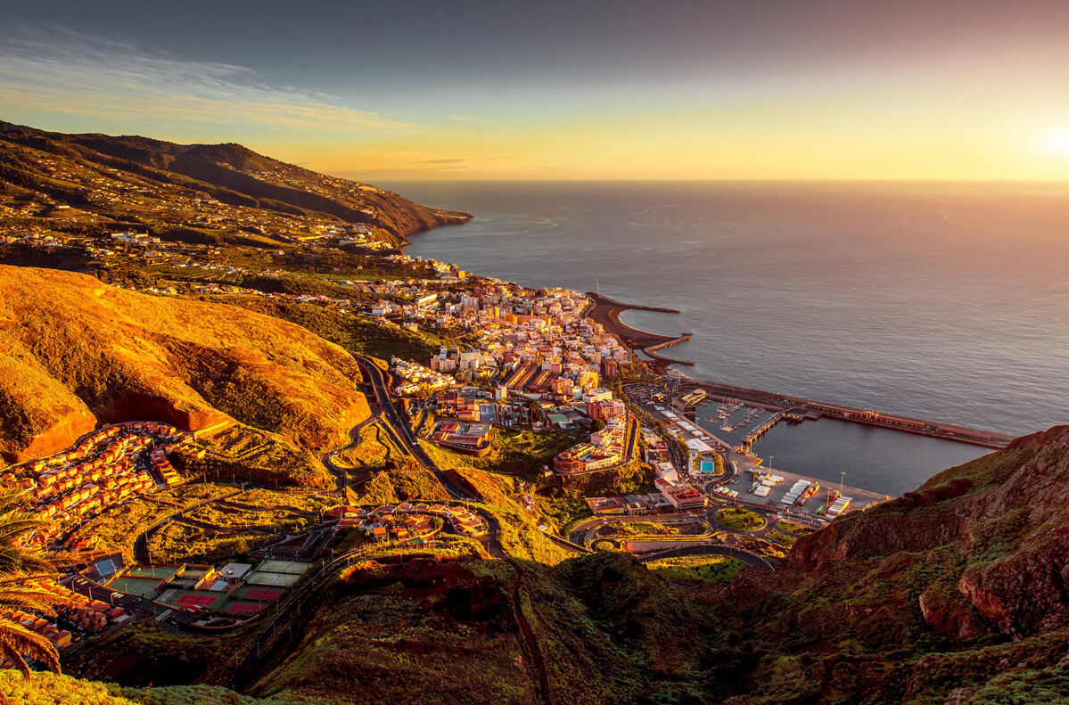Sonnenaufgang nahe Santa Cruz auf La Palma