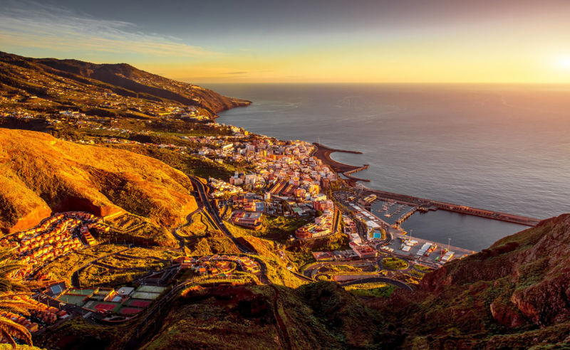 Sonnenaufgang nahe Santa Cruz auf La Palma