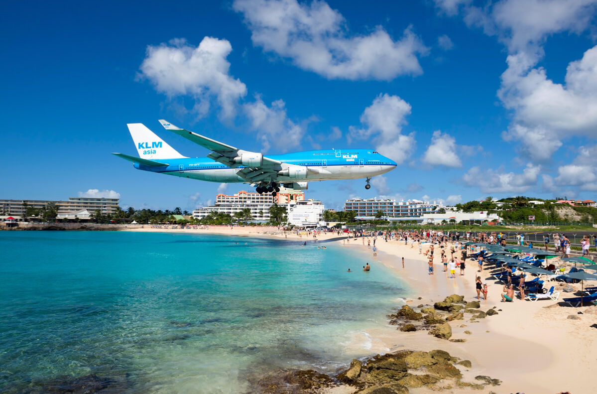 Boeing beim Anflug über dem Strand von Baho Beach auf St. Maarten