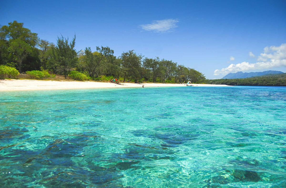 Tropischer Strand auf der Insel Jaco in Osttimor 