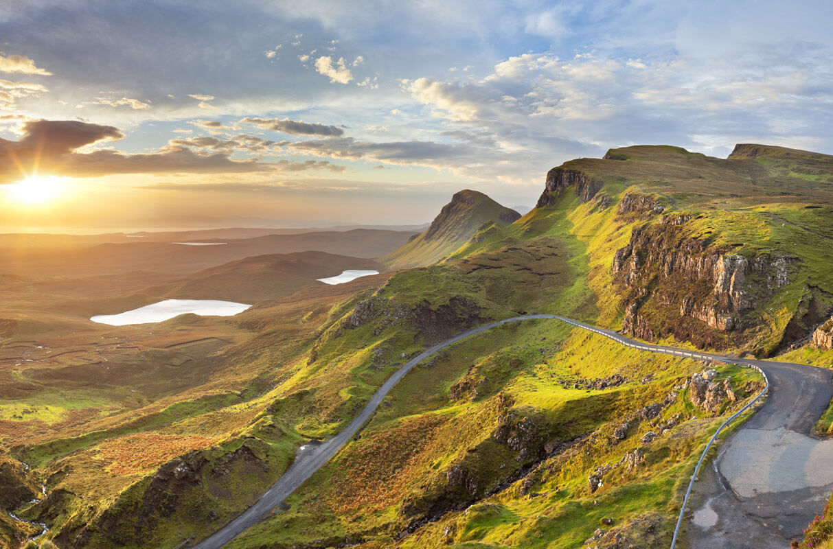 Sonnenaufgang bei Quiraing auf der Isle of Skye in Schottland